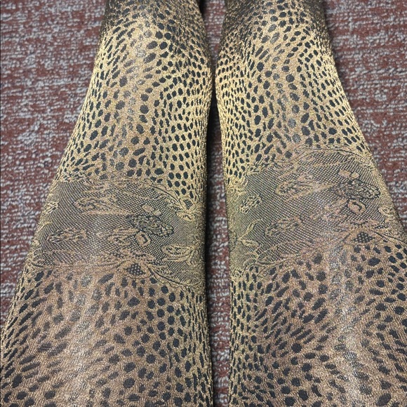 B. ELLA luxury Microfiber Tights in Brown and Black animal print cheetah print - Picture 4 of 7